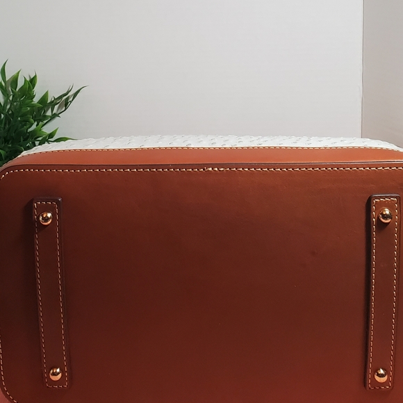 Dooney & Bourke Ostrich Tote/  BOSTR1854 FGKR - Picture 7 of 10